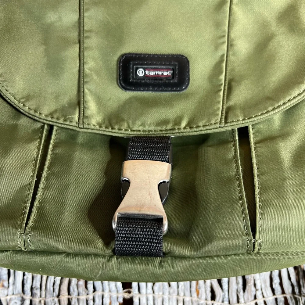 Tamrac 5426 Aria 6 Compact Camera Accessory Shoulder Bag Great Condition